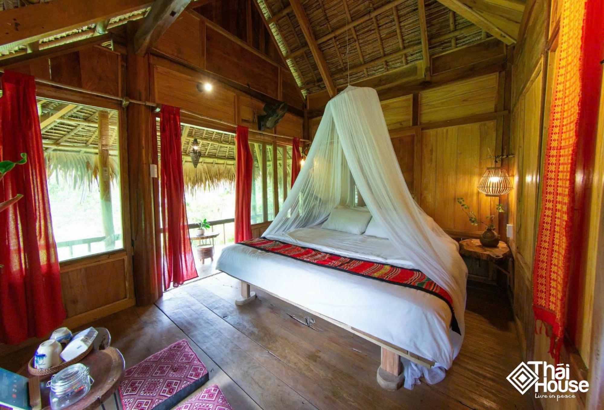 Thai House Pu Luong - Century Old Stilt House With Terrace Views Huong Ba Thuoc Eksteriør bilde
