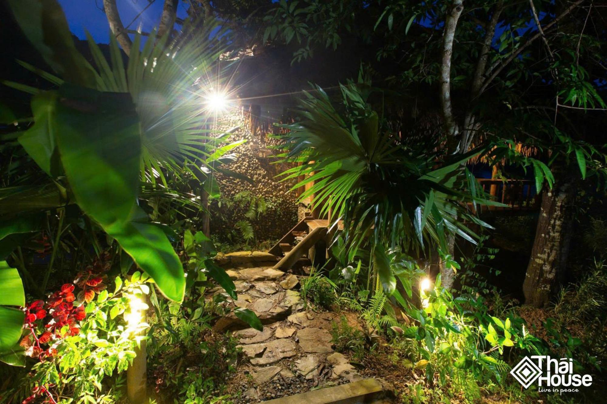 Thai House Pu Luong - Century Old Stilt House With Terrace Views Huong Ba Thuoc Eksteriør bilde