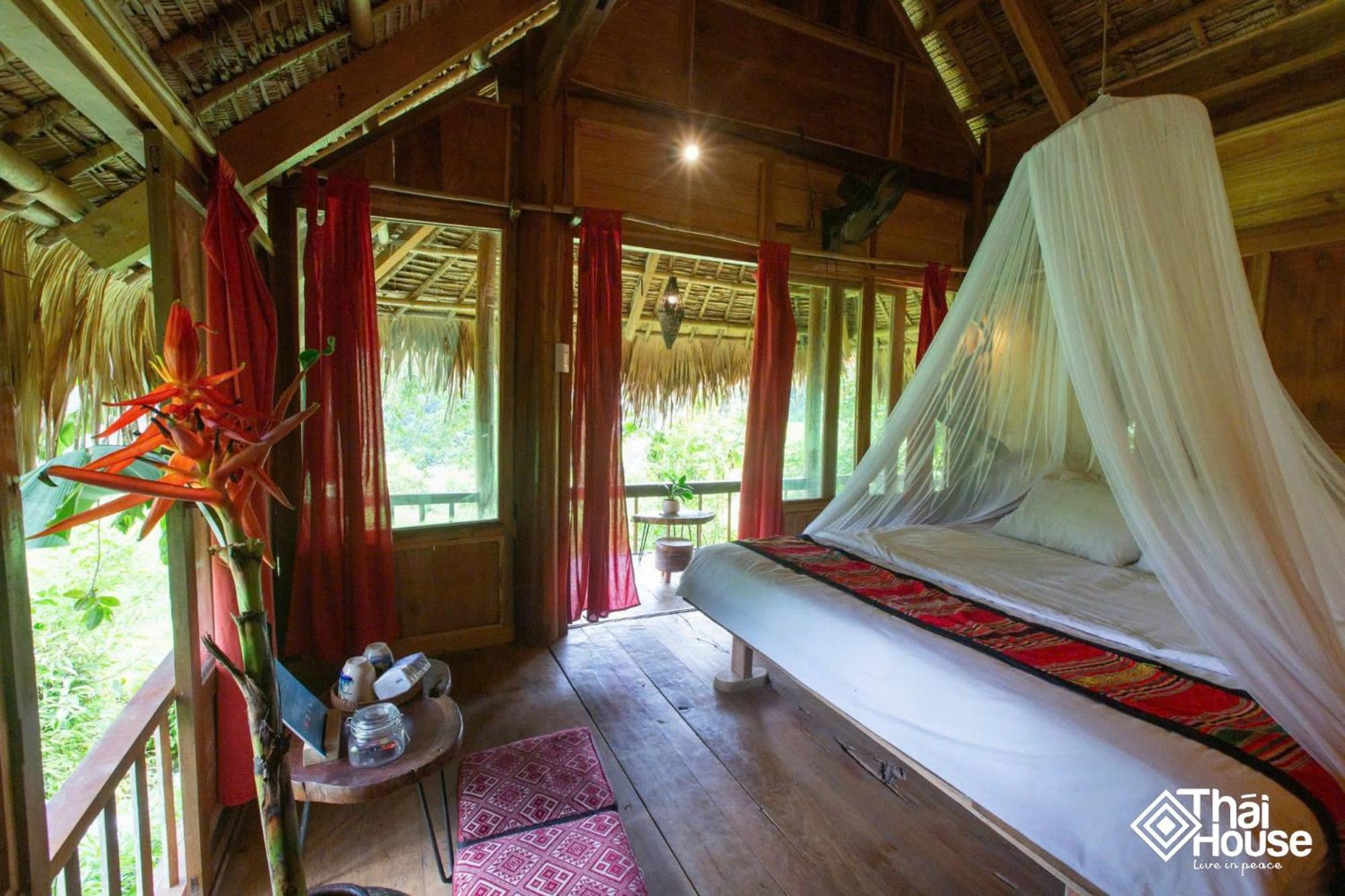 Thai House Pu Luong - Century Old Stilt House With Terrace Views Huong Ba Thuoc Eksteriør bilde